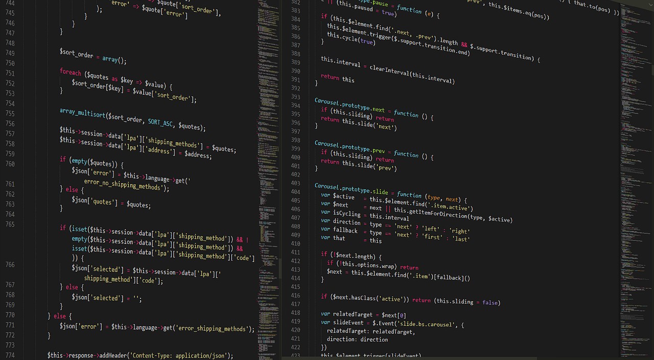 Écran d'ordinateur affichant des lignes de code de développement web