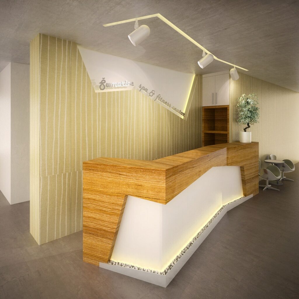 Bureau d'accueil vide dans un hall d'hôtel