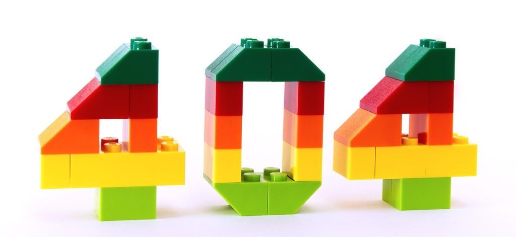 Le chiffre 404 formé avec des briques de jeu de construction, symbole de la page introuvable